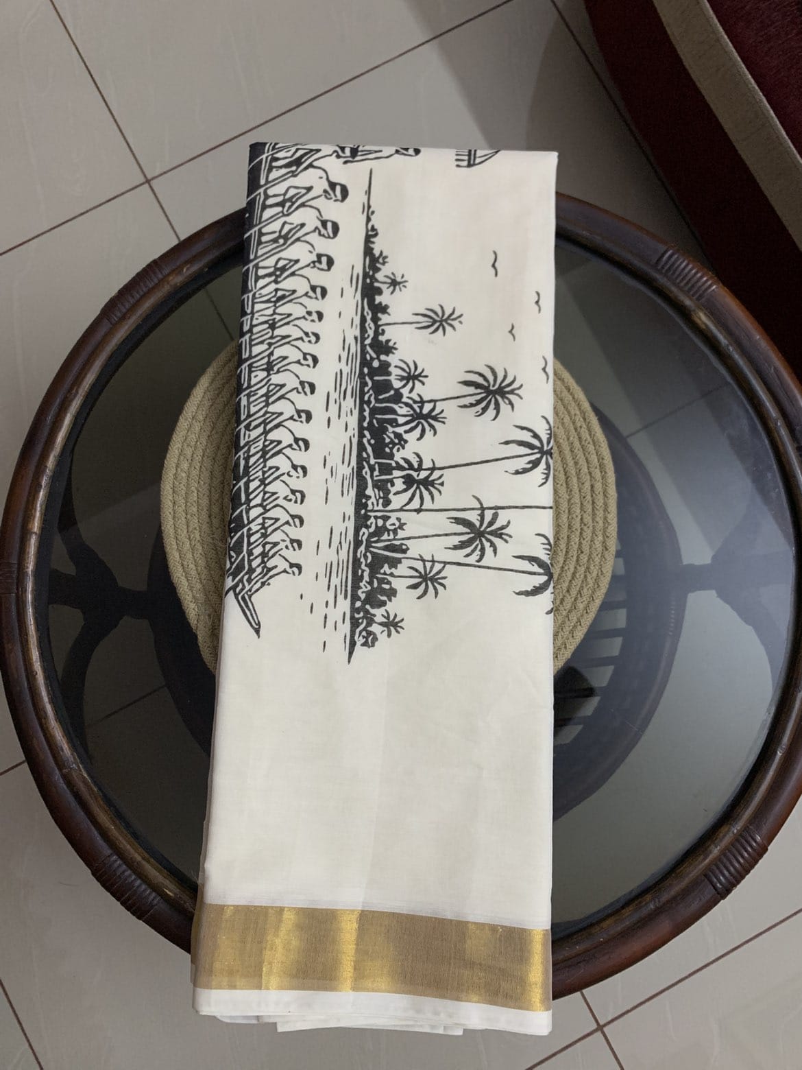 Vanchi Kasavu Saree(With Vallam Kali Print) - Image 2